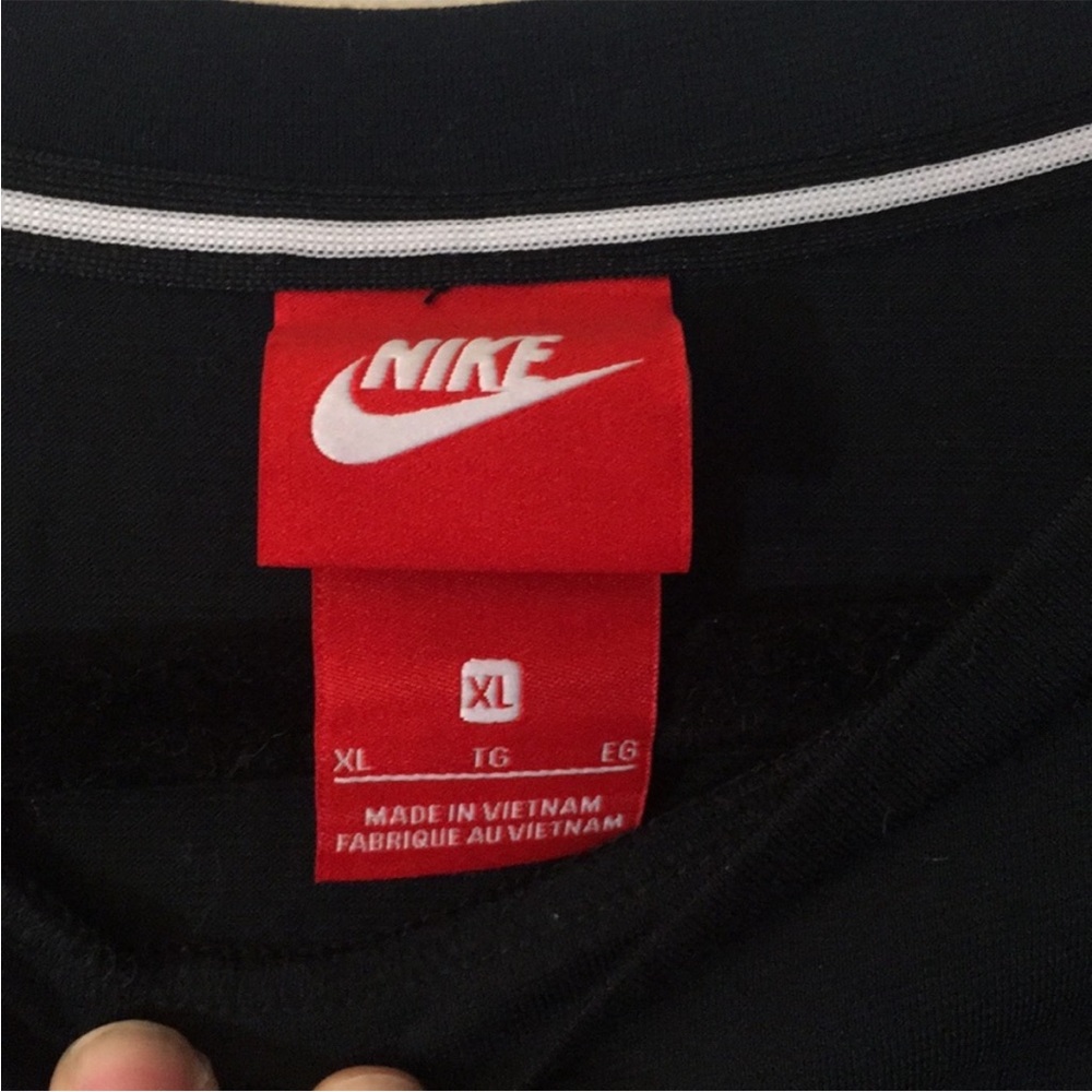 NWOT olive green black and white Nike cropped tees - Picture 5 of 8